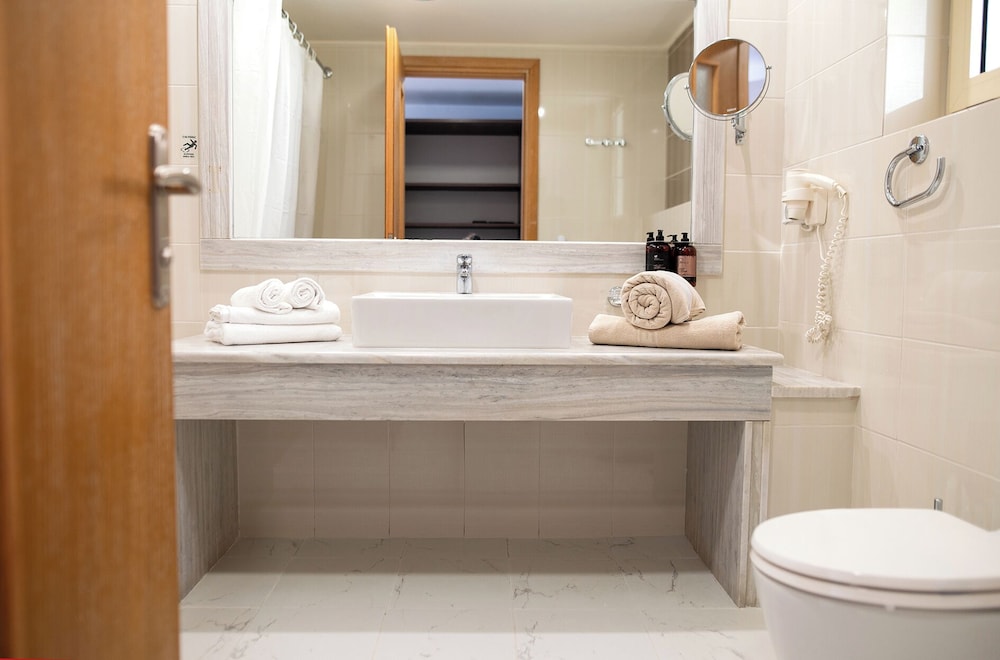 Grand Blue Beach Hotel 94/94