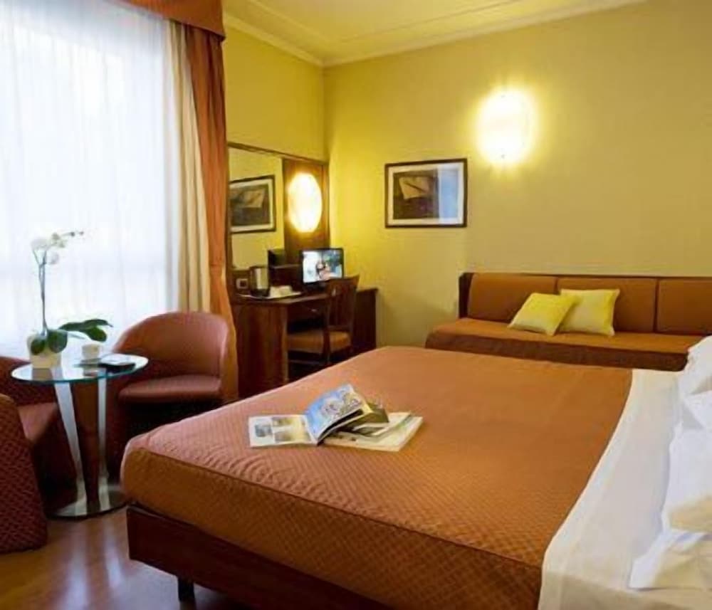 Hotel President 26/50