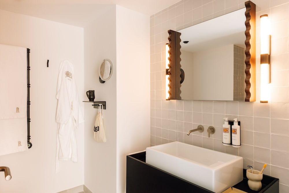 The Rebello Hotel & Spa 74/76