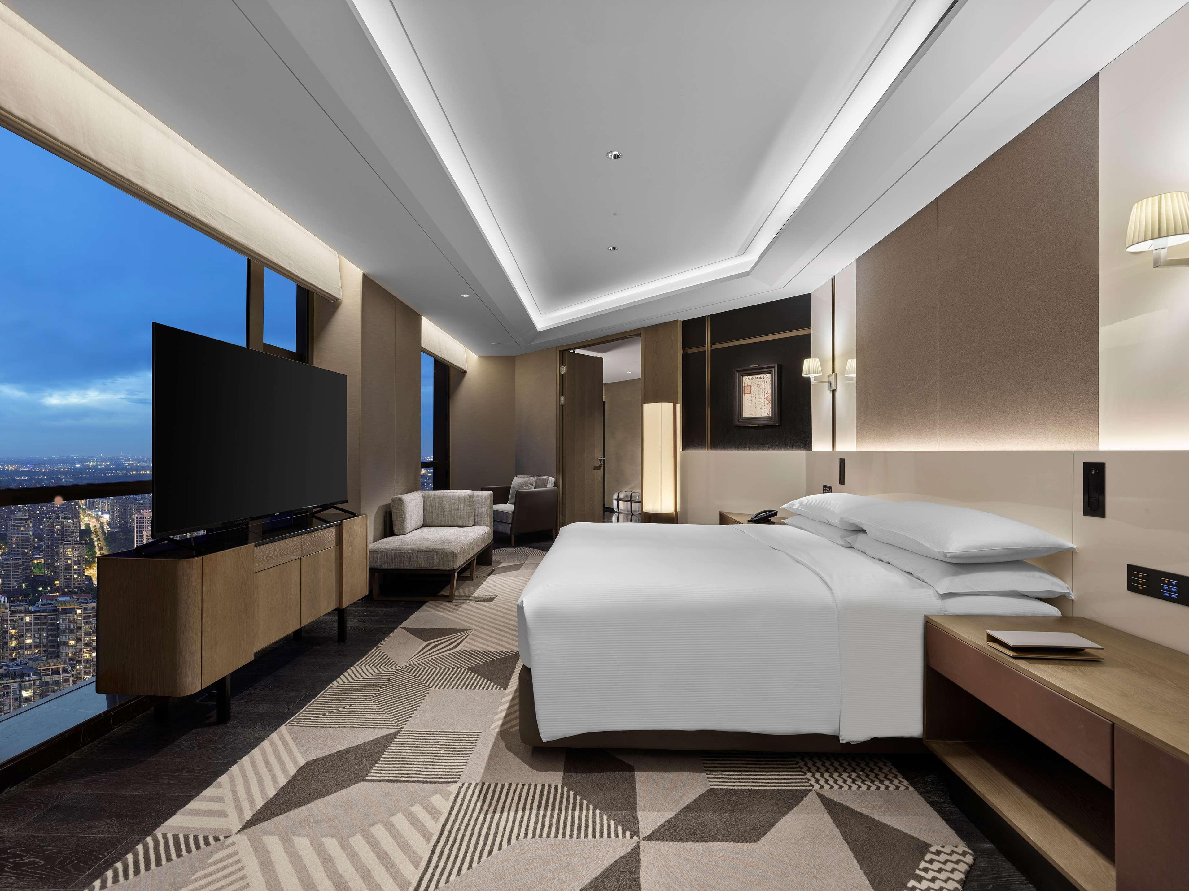 Presidential, Suite