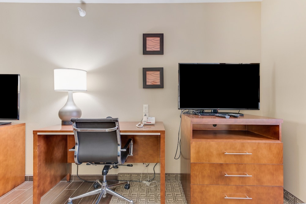 Comfort Inn Suites 59/75