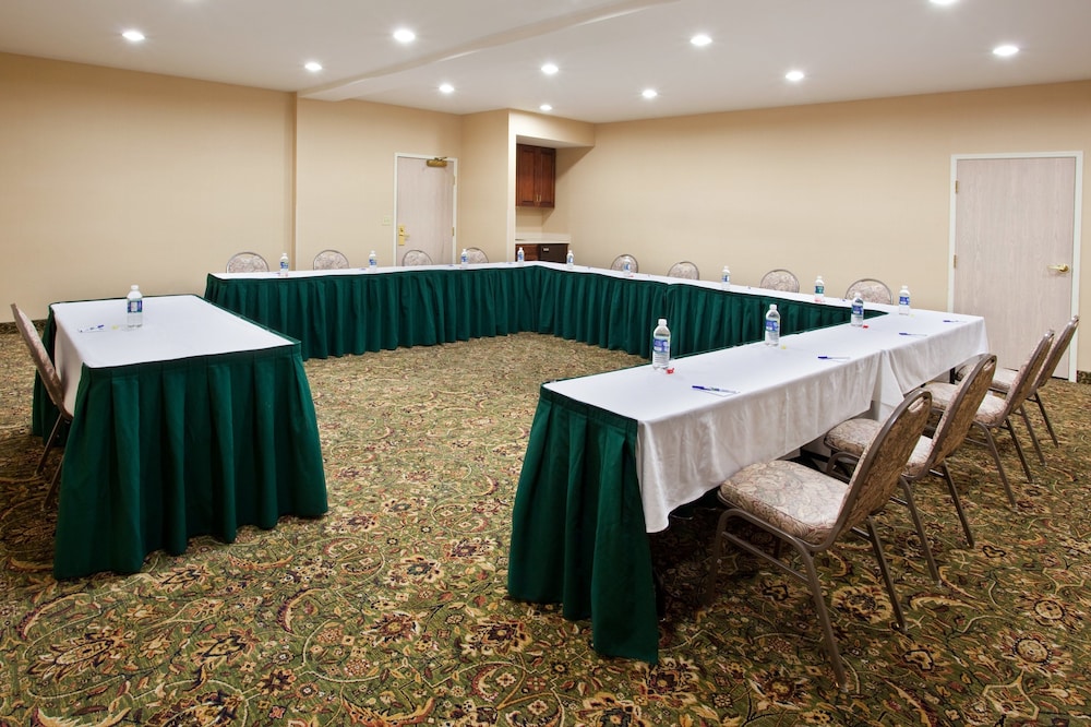 Holiday Inn Express Hotel And Suites Marion 55/68