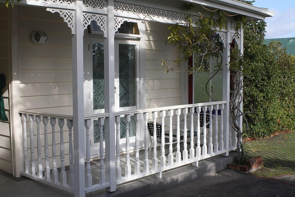 The Great Ponsonby Arthotel 3/72
