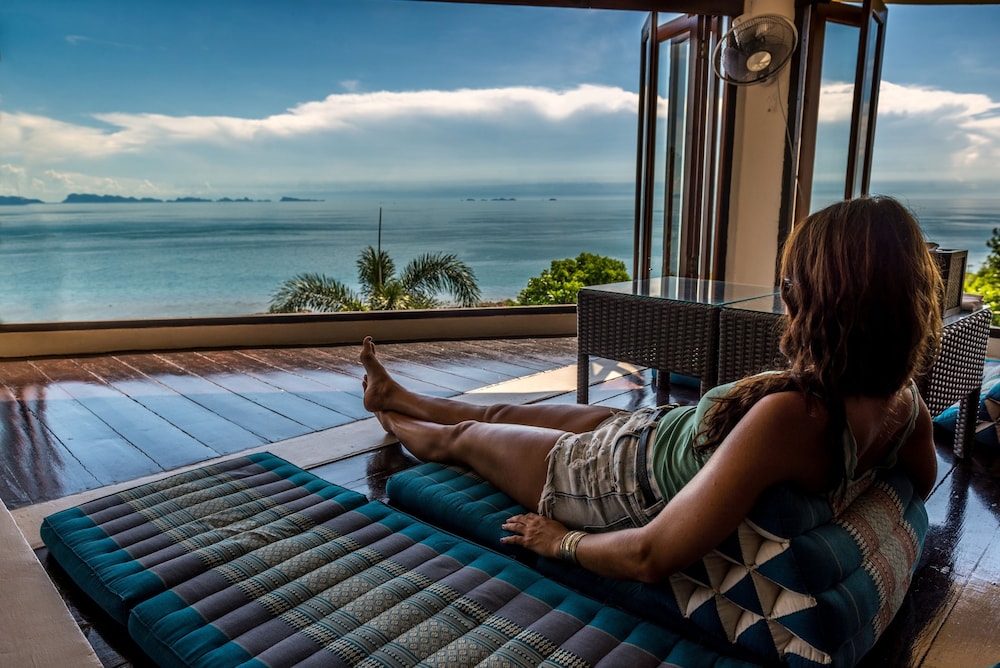 Sunset Hill Boutique Resort 68/77