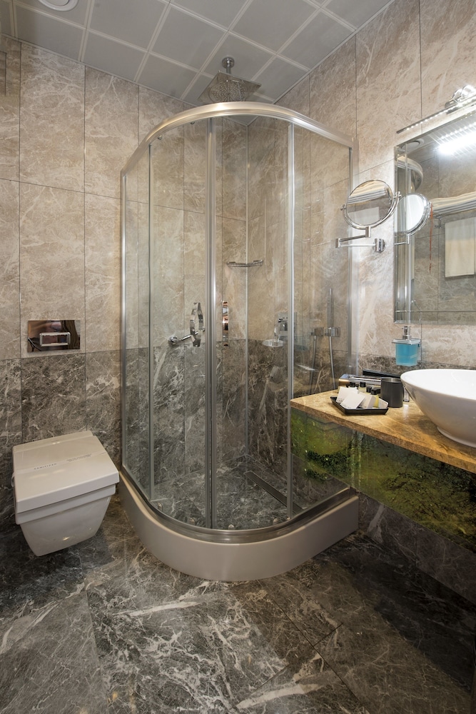 Perapolis Hotel 66/66