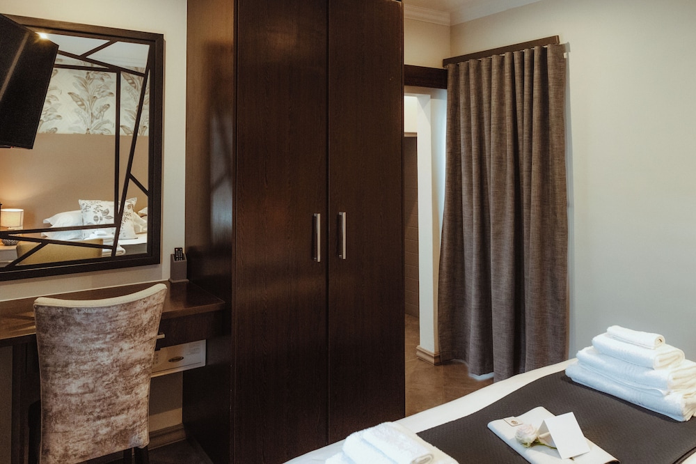 The Feather Hill Boutique Hotel 16/29