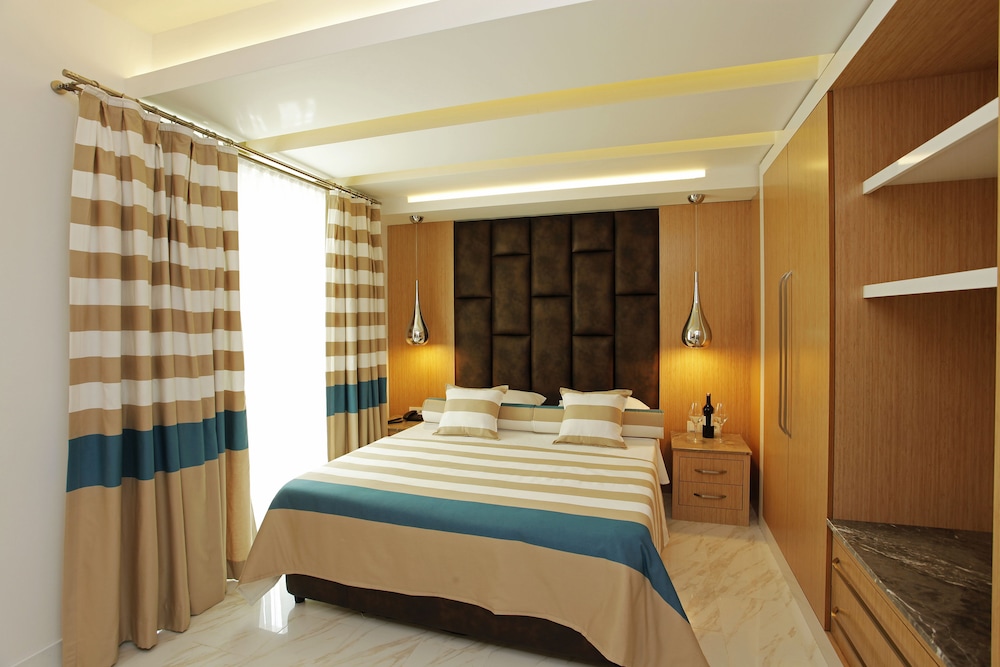 1 BEDROOM, LUXURY, APARTMENT