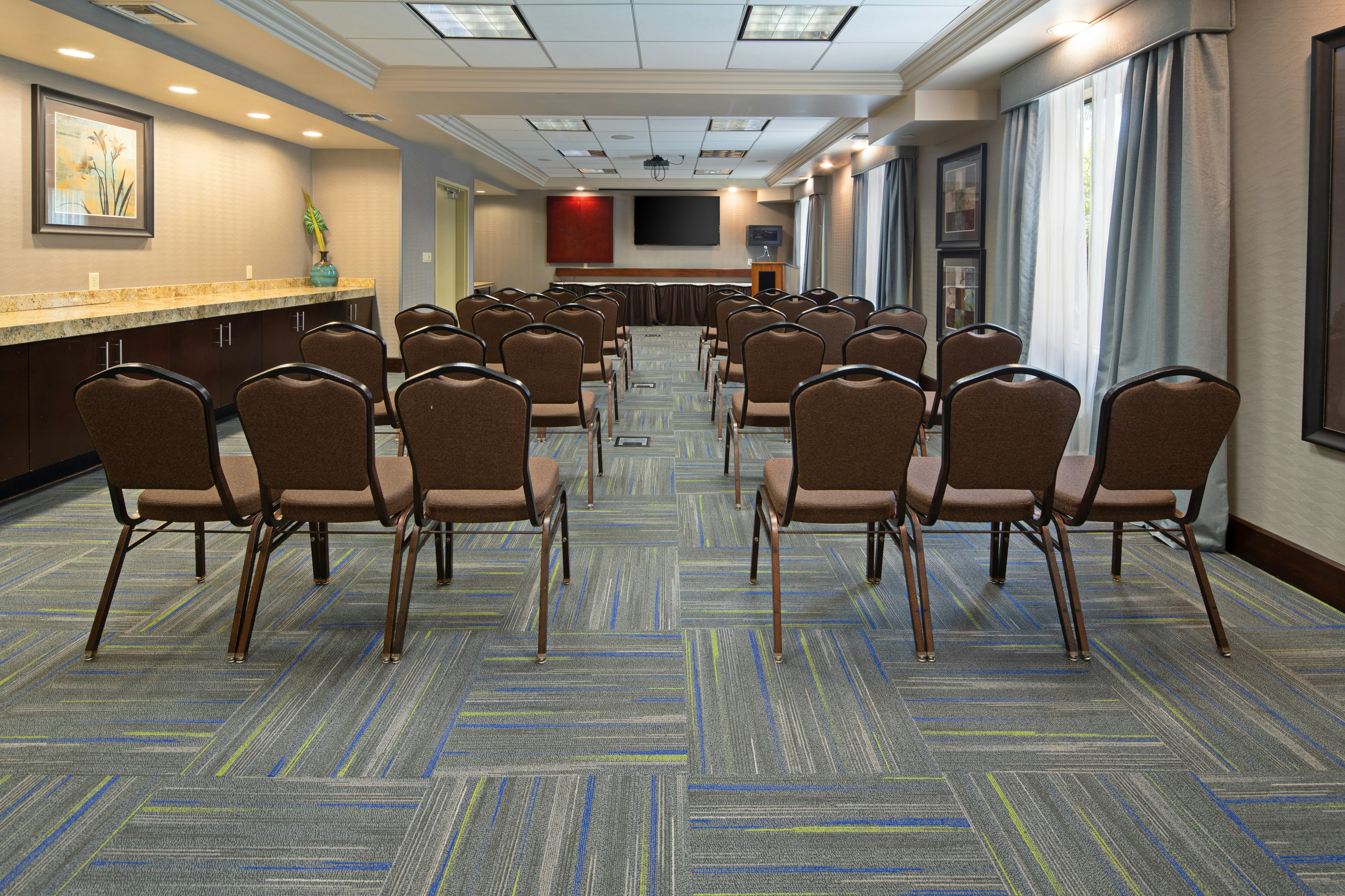 Hampton Inn Visalia 43/47