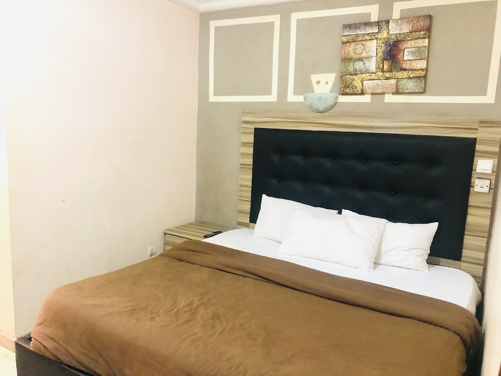 Silver Grandeur Hotel 12/31