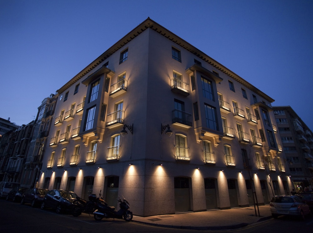 Nexus Valladolid Suites Hotel 3/44