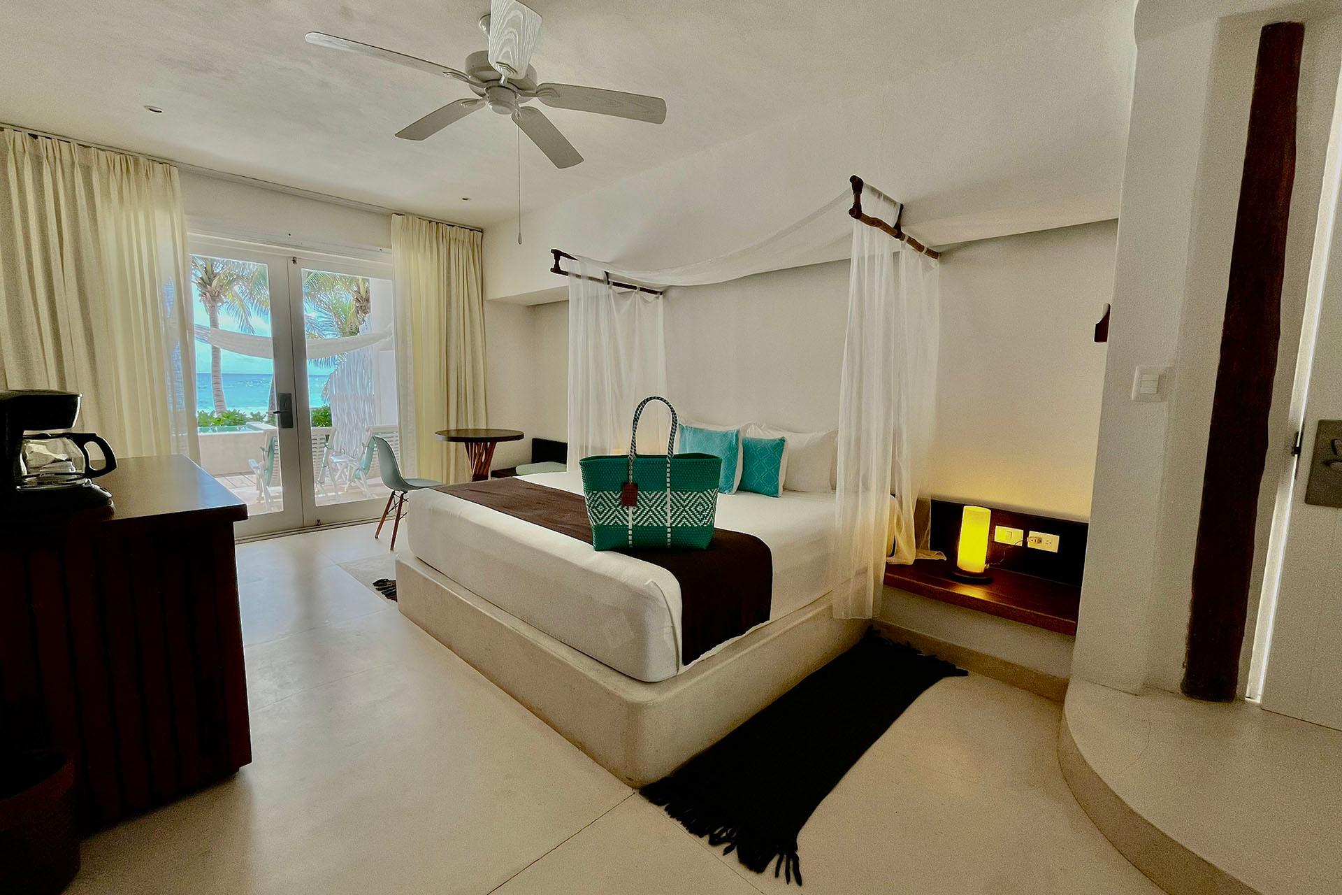 Suite, King Bed, Beach Front, Plunge Pool