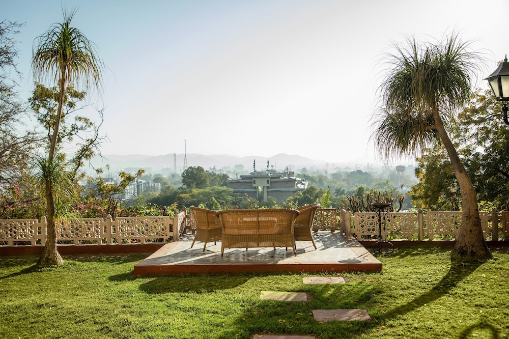 Lalit Laxmi Vilas Palace 45/50