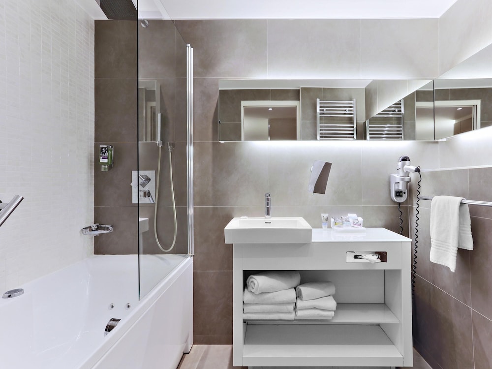 Mercure Paris Vaugirard Porte de Versailles 46/49