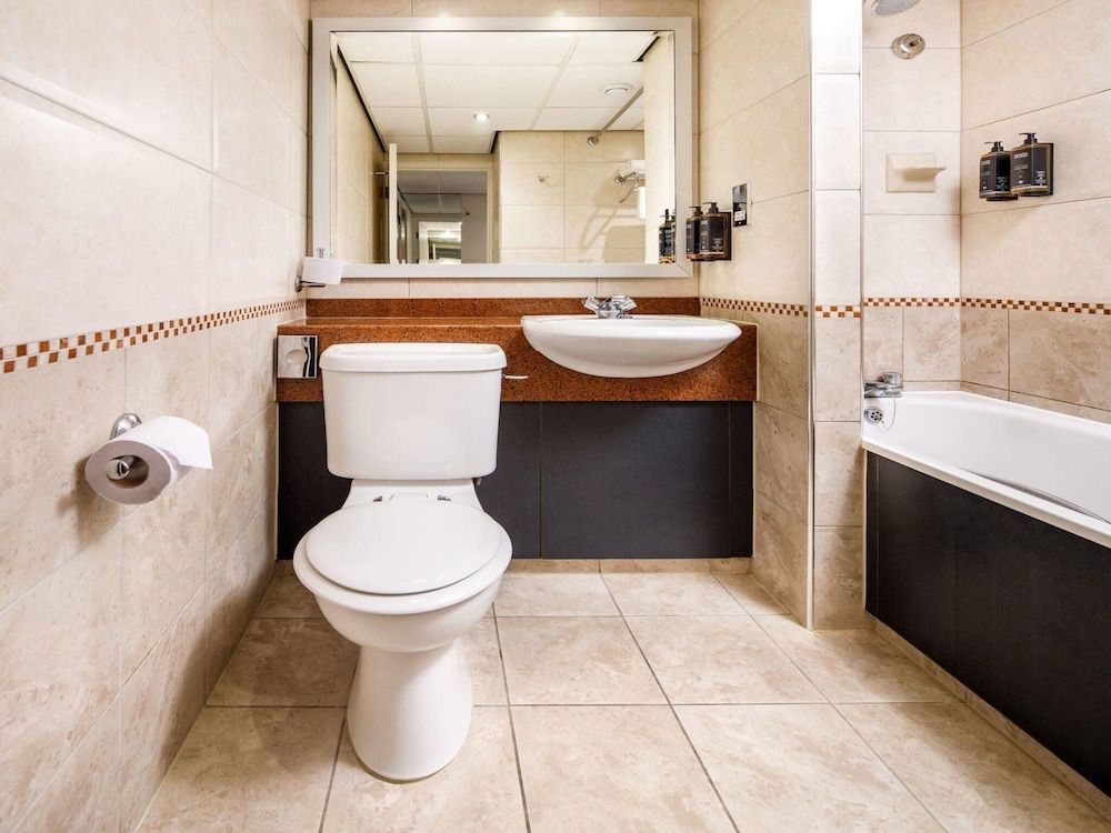 MERCURE CHESTER ABBOTS WELL HOTEL 50/50