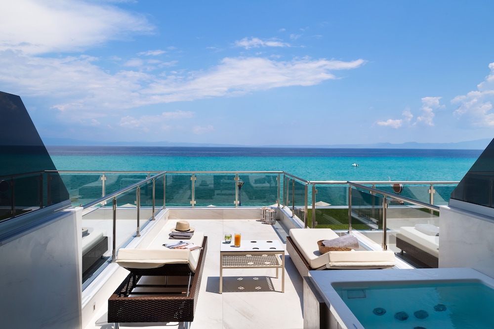 Sea Level Hotel 35/40