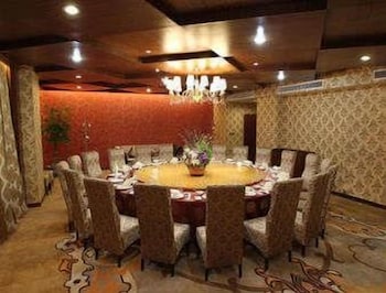 Ramada by Wyndham Longyan 38/55