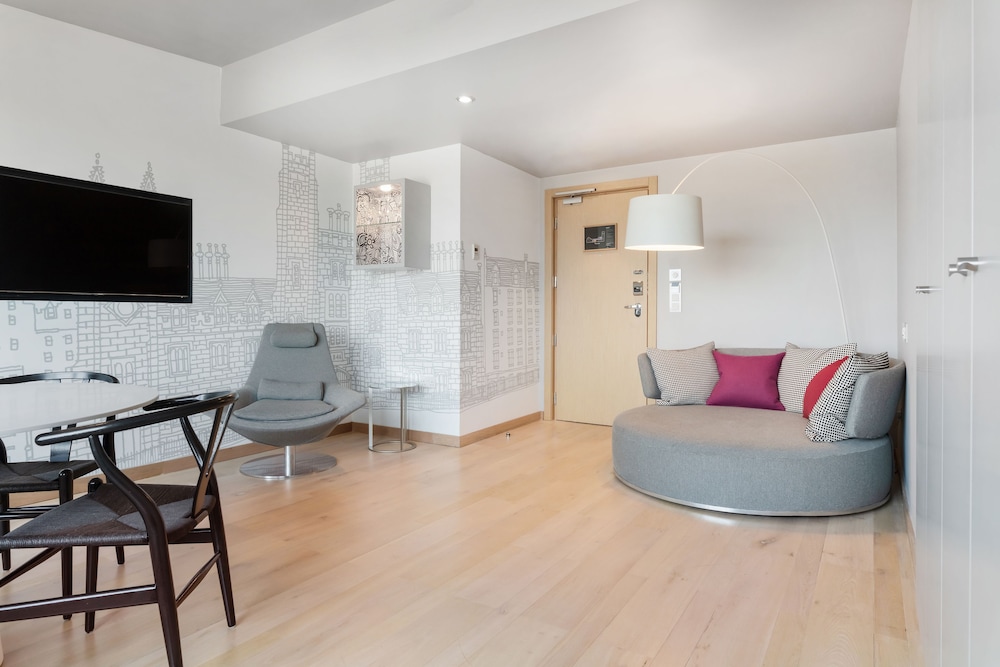 RADISSON COLLECTION HOTEL, ROYAL MILE EDINBURGH 29/50