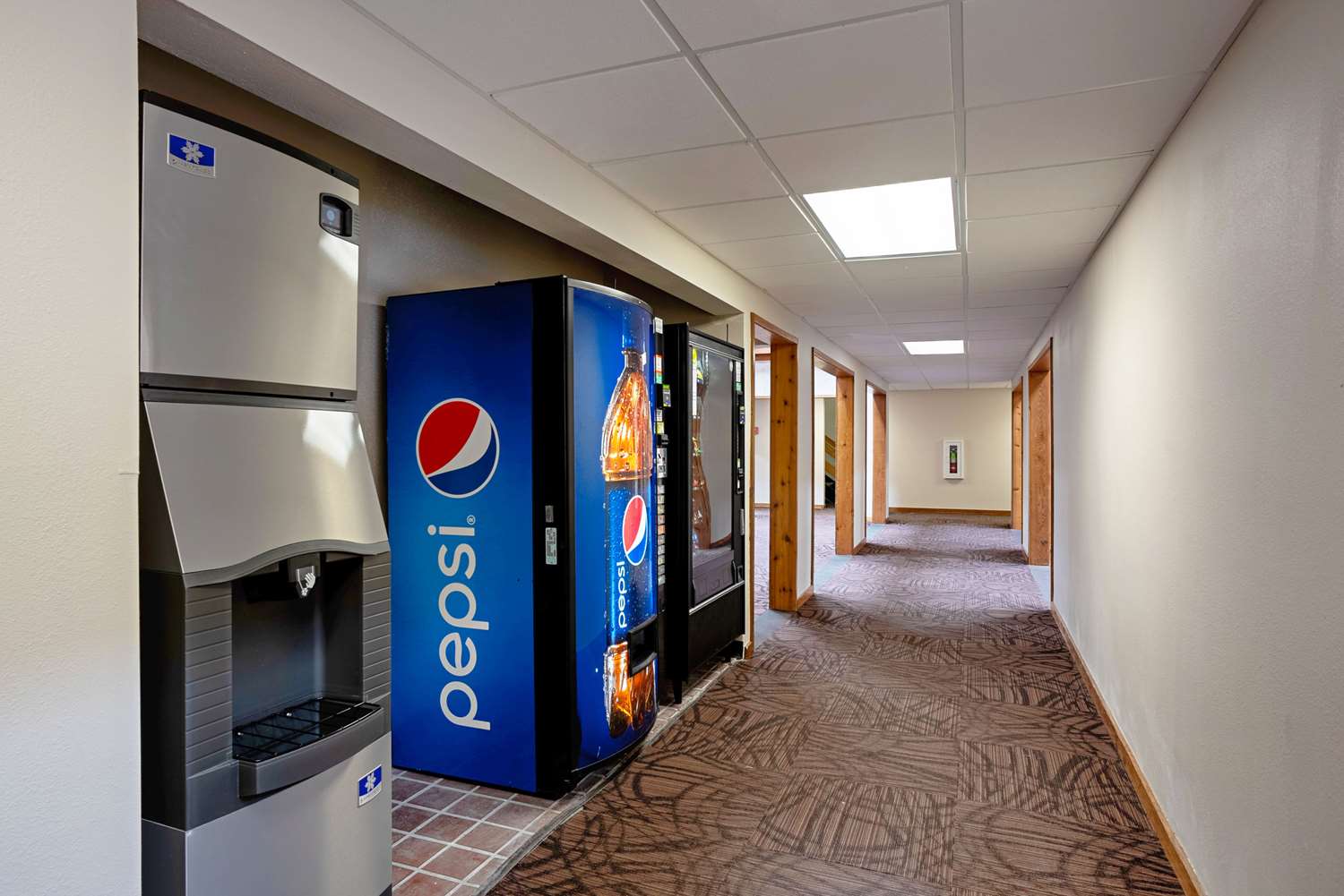 Quality Inn Frontier at US Hwy 30 14/34