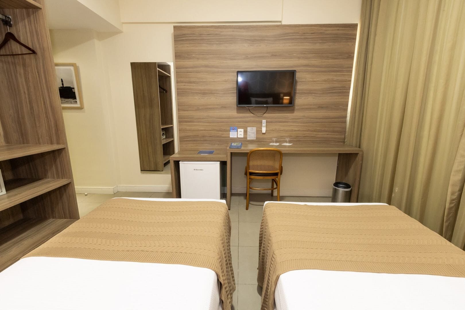 STANDARD, DOUBLE OR TWIN BED