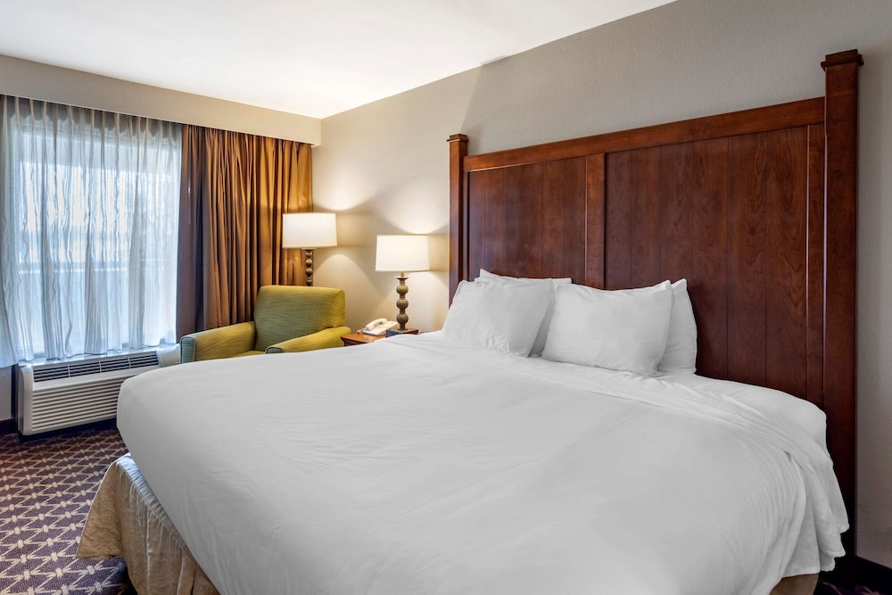Quality Inn Near The Island Pigeon Forge 33/58