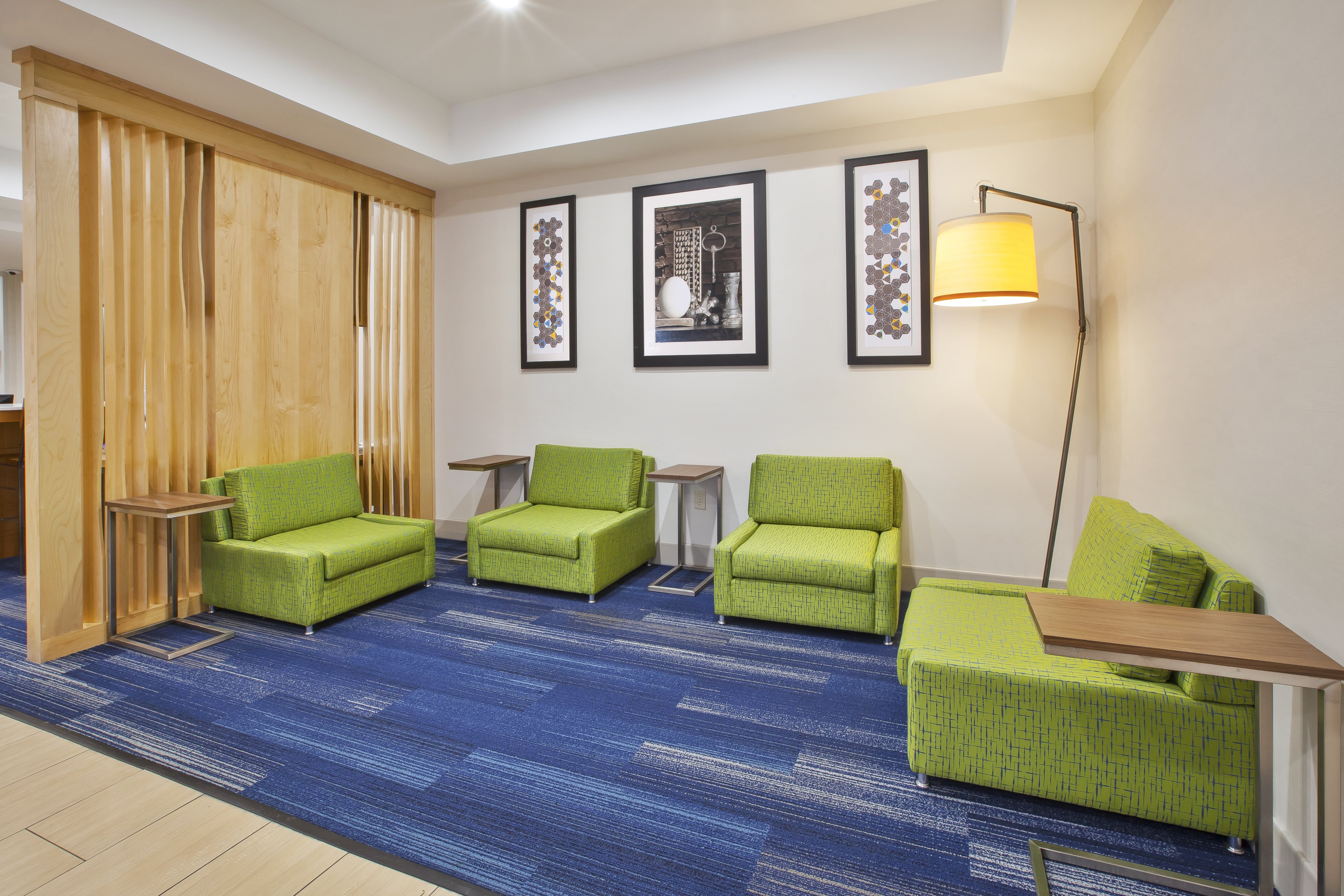 Holiday Inn Express Hotel Suites Niles 36/51