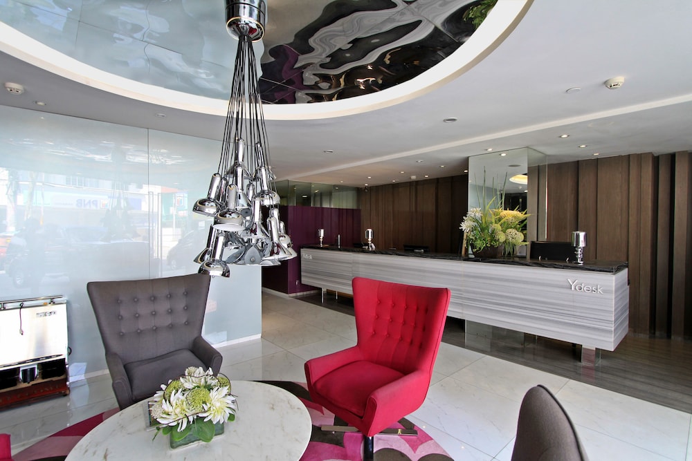 Hotel Xyz 6/49