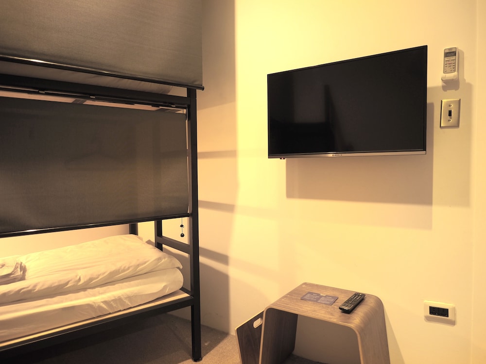 Superior, Twin Beds, 2 Bunk Beds, Shared Bathroom, No Window
