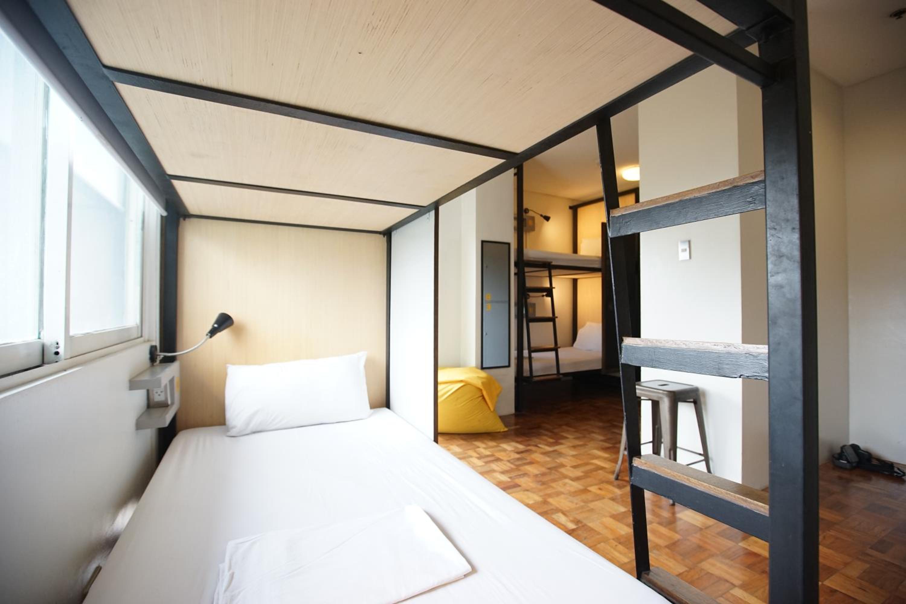 MIXED DORM, 8 BEDS