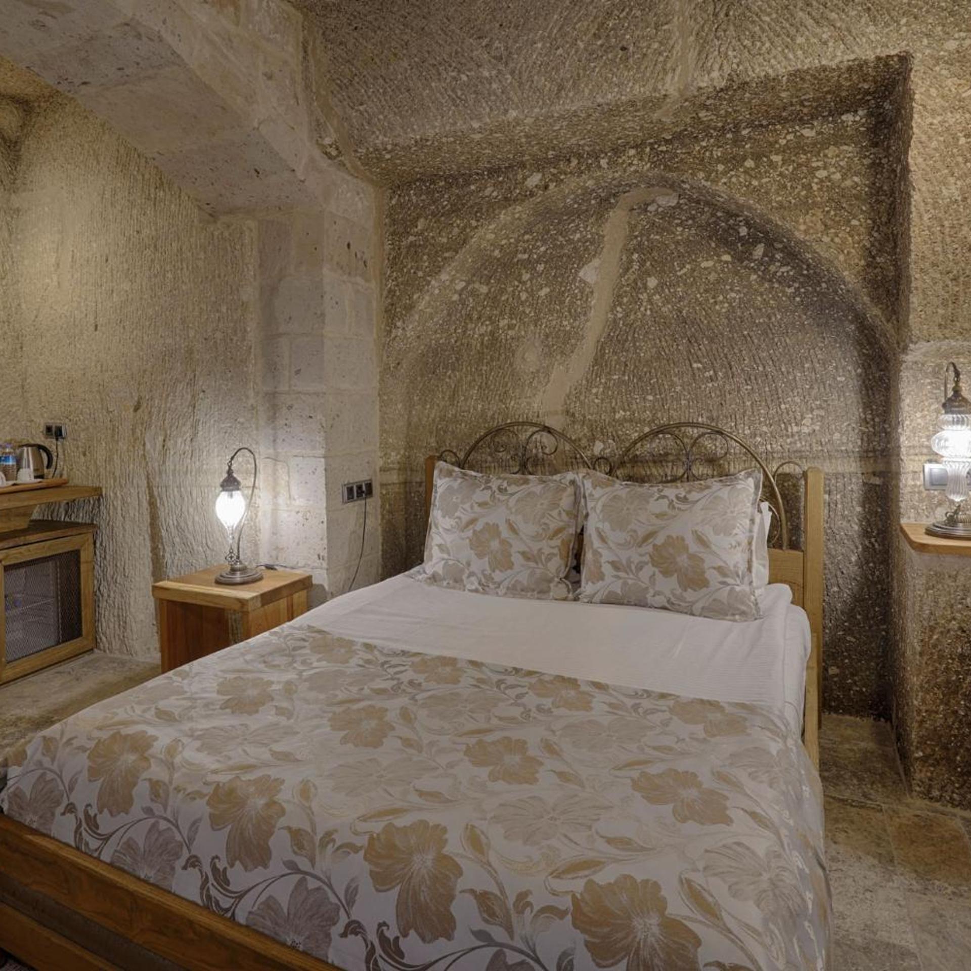 Cave, Standard, Double or Twin Bed