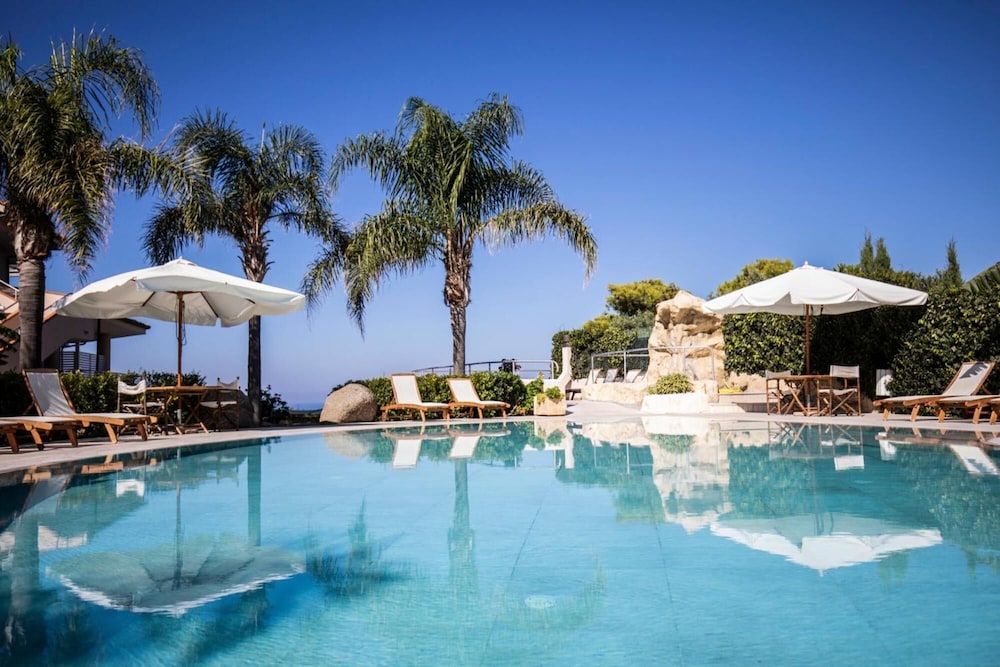 L'arcobaleno Resort in RICADI