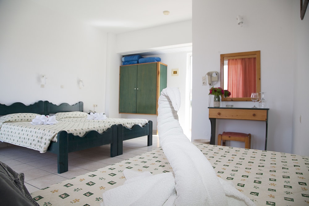 Hotel Athinoula 17/66