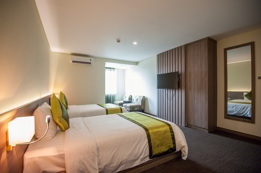 Signature By M Village Tho Nhuom, a brand of Modern Village Lifestyle 32/65