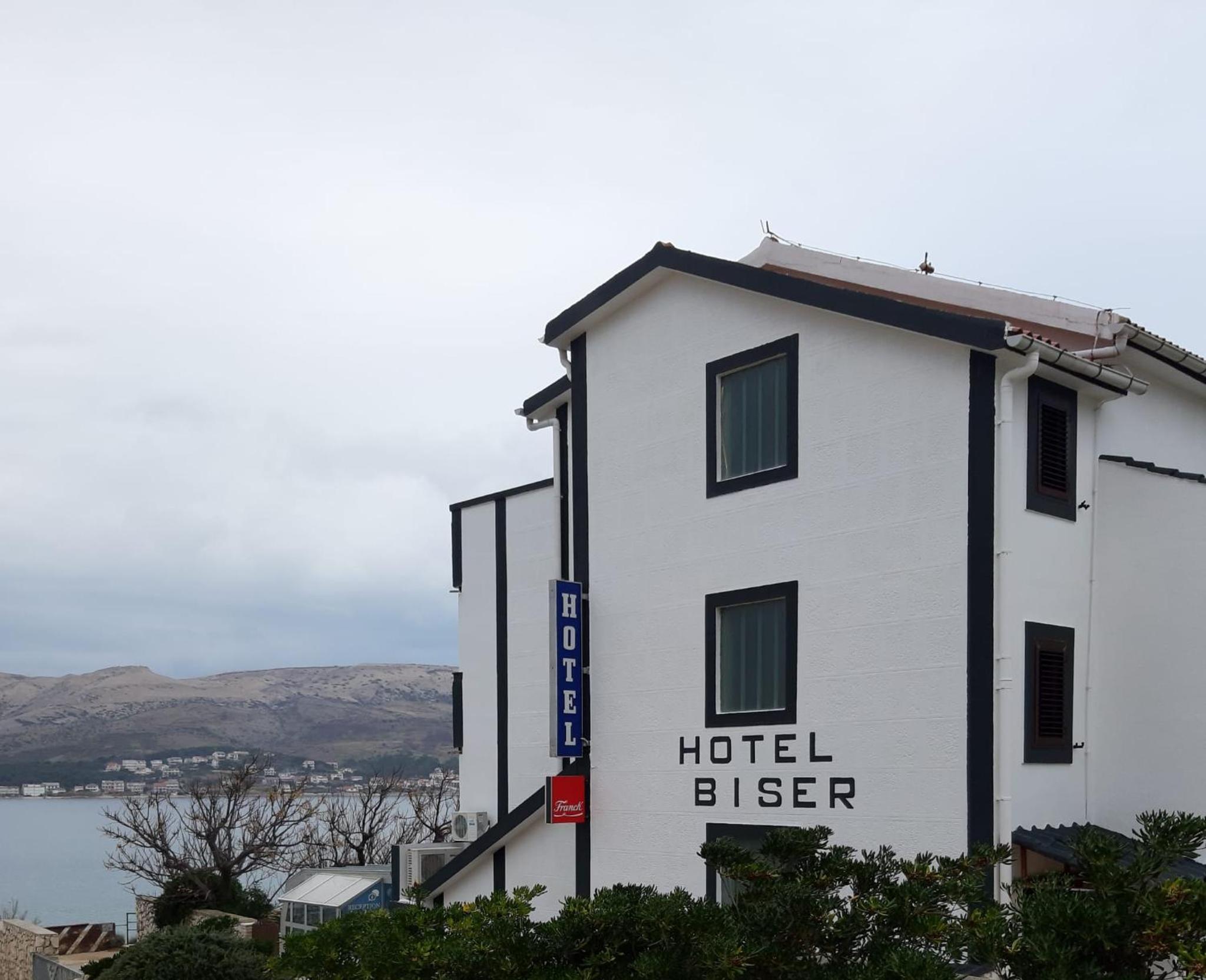 Biser Hotel 2/55