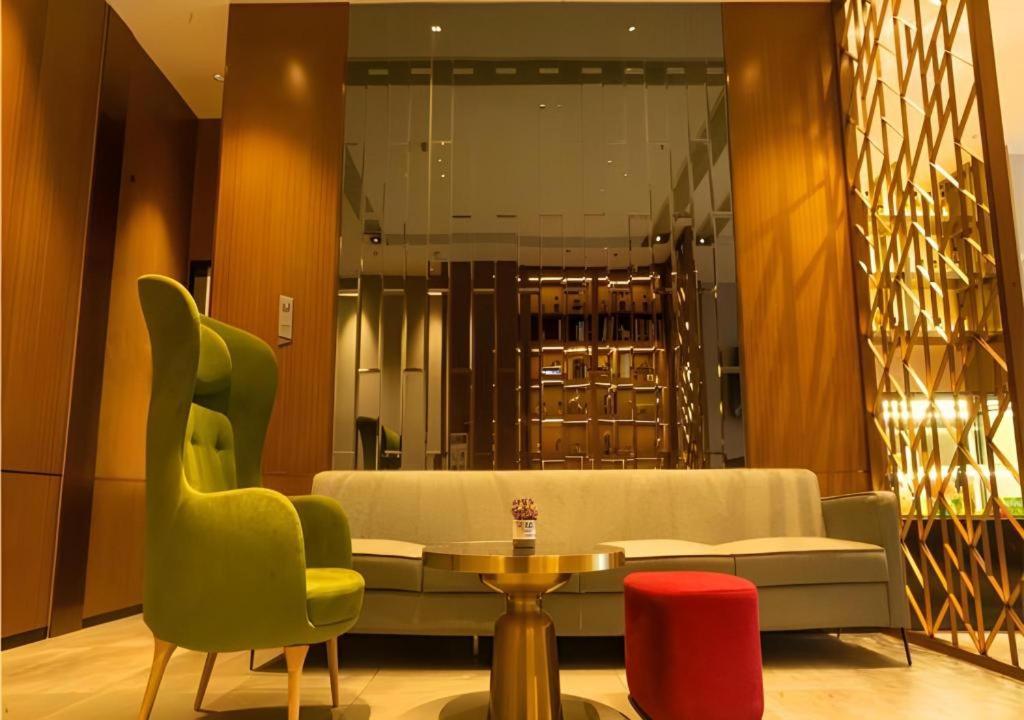 Borrman Hotel (Wuchuan) 44/52