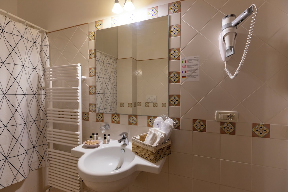 GRAND HOTEL HERMITAGE 48/50