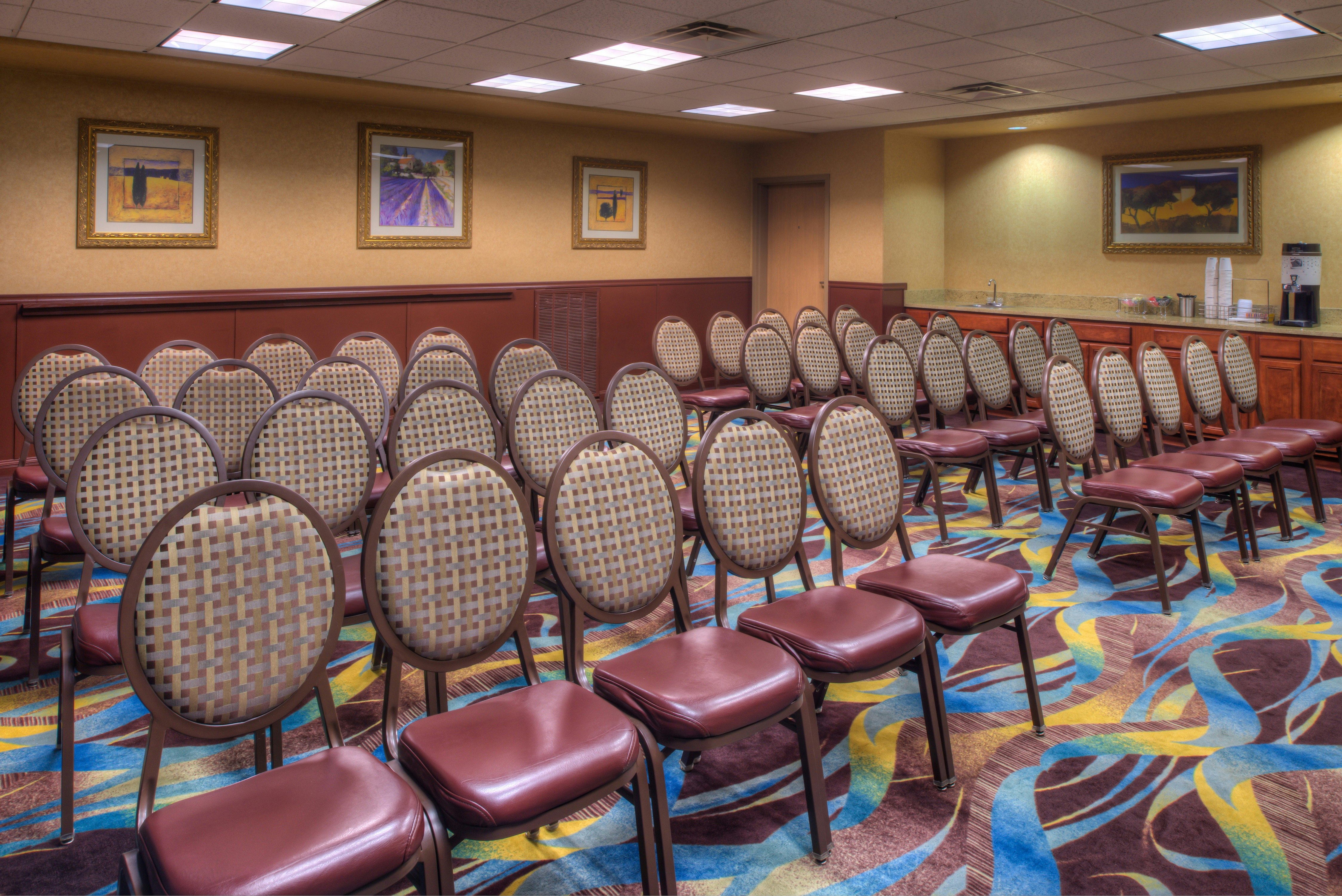 Hampton Inn Suites Ontario 52/60