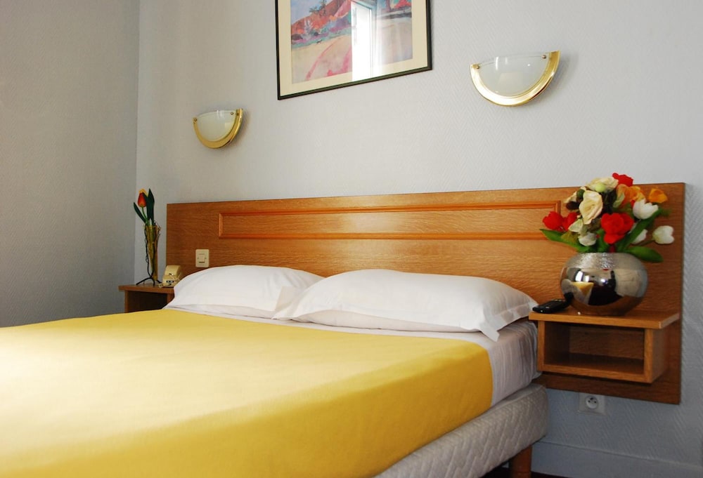 HOTEL COSY MONCEAU 11/51