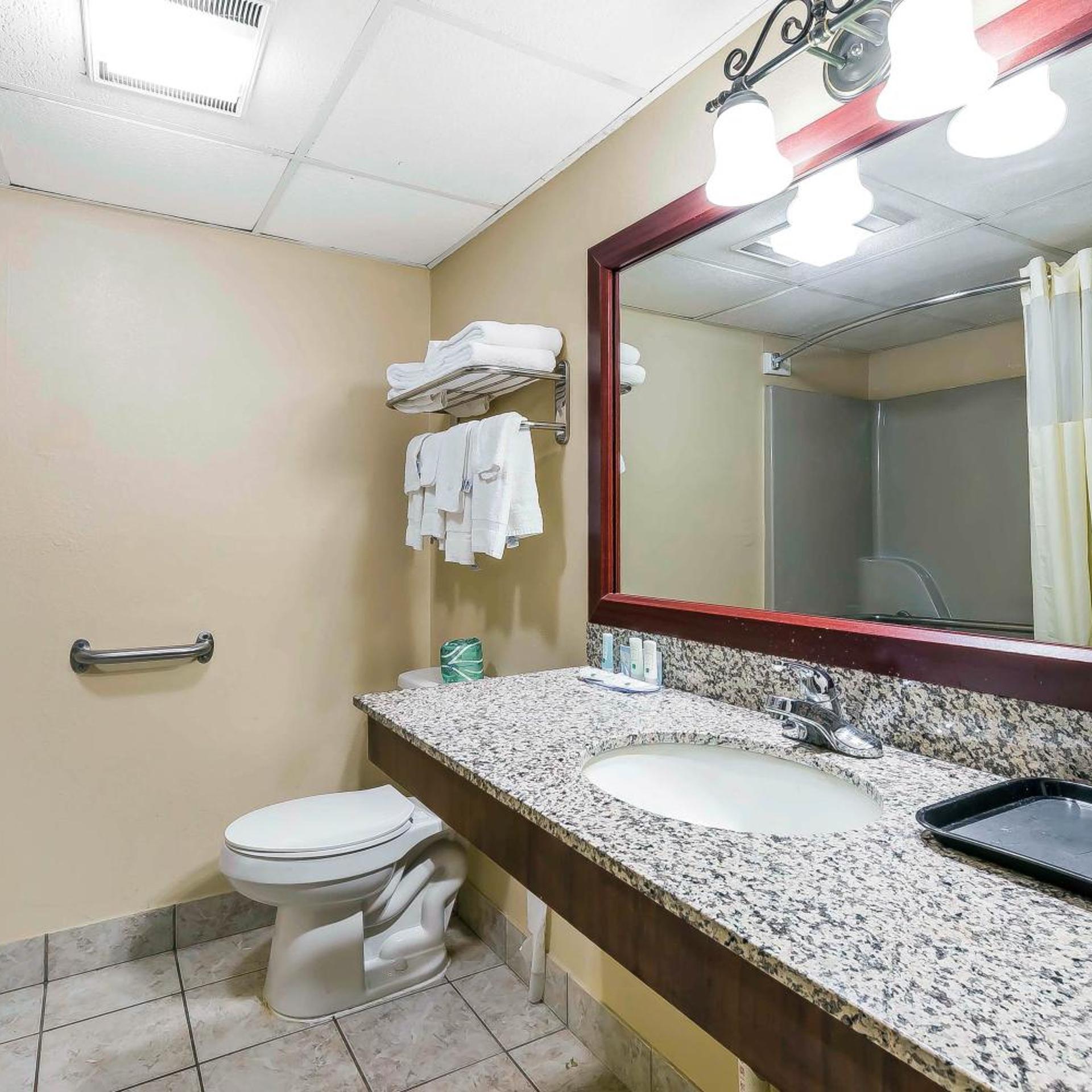 غرفة بسريرين كوين يُسمح فيها بالحيوانات الأليفة، Quality Inn & Suites Sevierville - Pigeon Forge 5/5