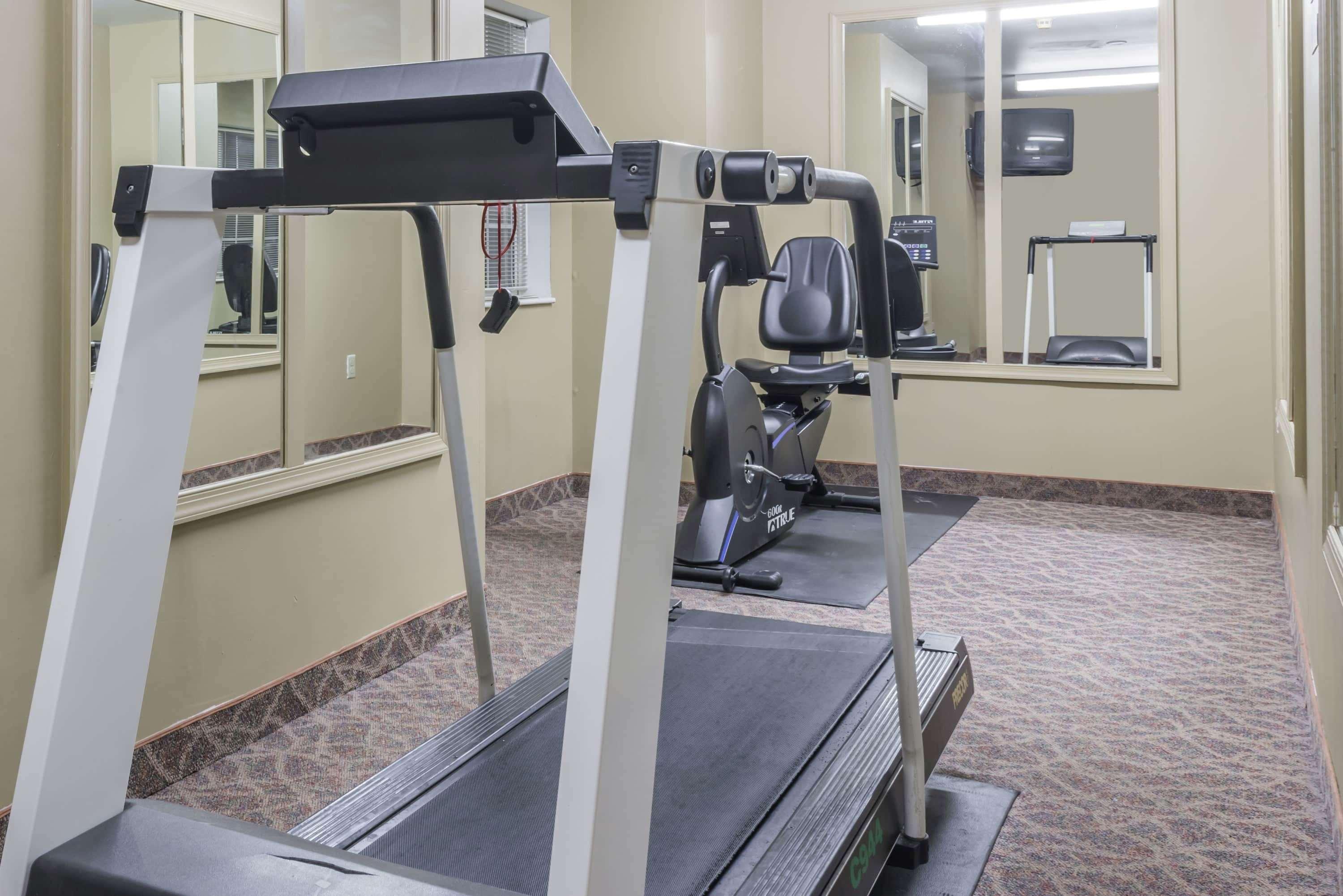 Microtel Inn & Suites by Wyndham West Chester 20/27