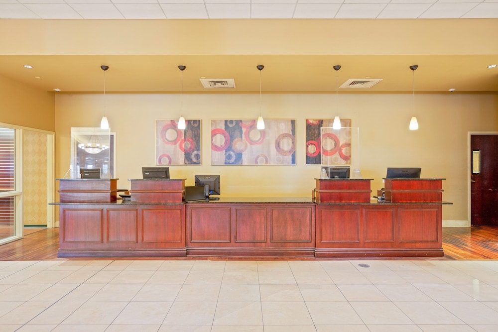 OYO Hotel St Louis Downtown City Center MO image