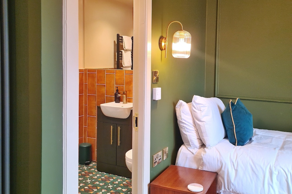 The Alyth Hotel 33/50