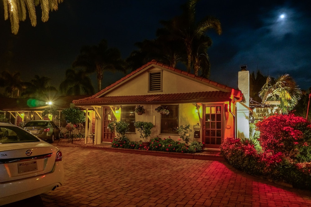 Harbor House Inn 3/50