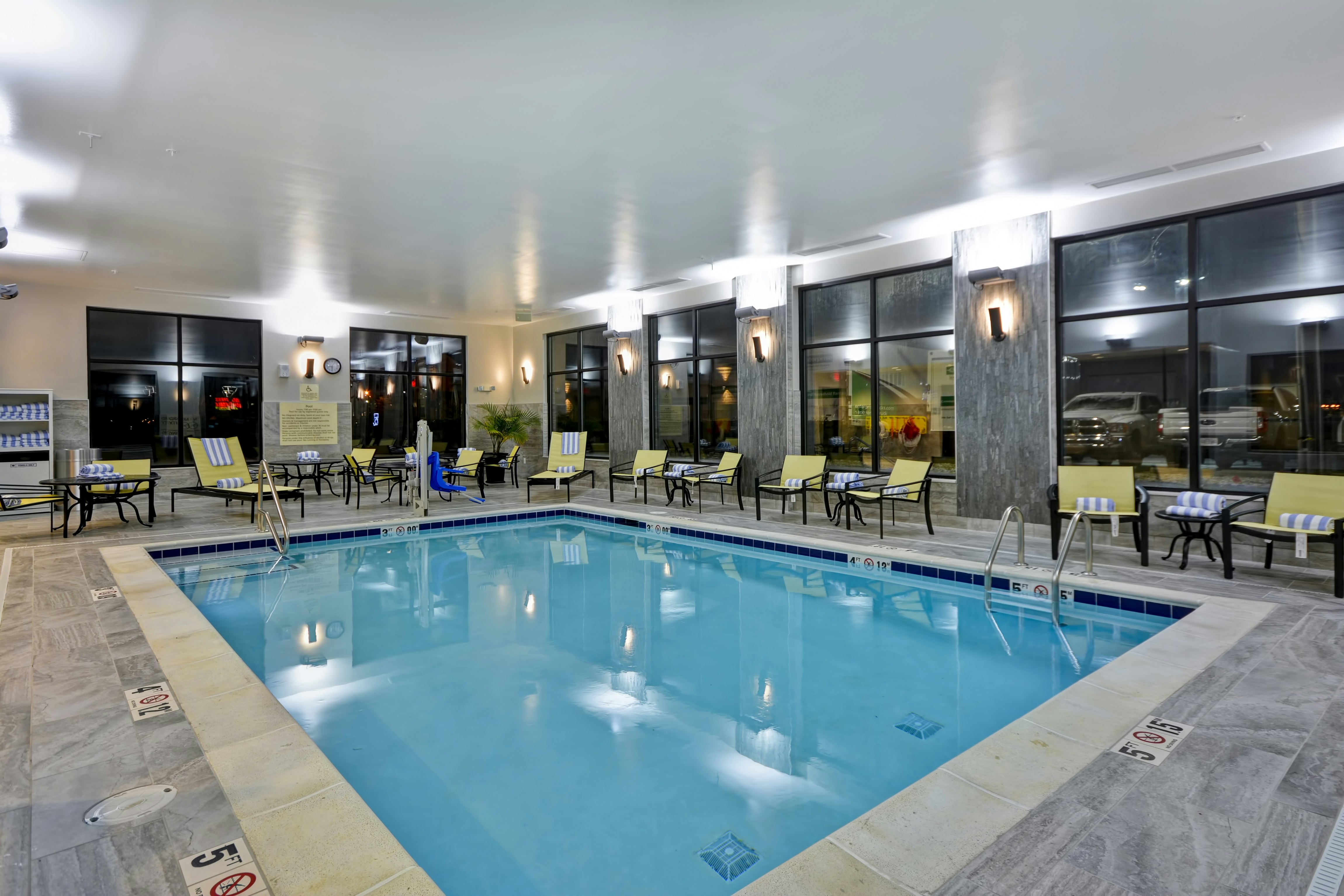 Hampton Inn Suites Detroit Warren 26/49
