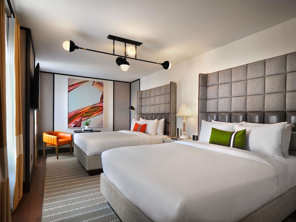 DELUXE, DOUBLE BED, ACCESSIBLE