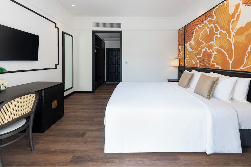 Indochina Hotel 12/50
