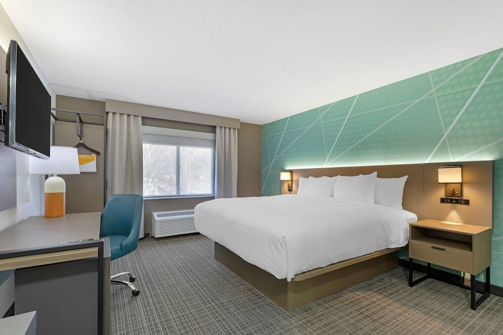 Comfort Inn & Suites Buford near Mall of Georgia 22/55