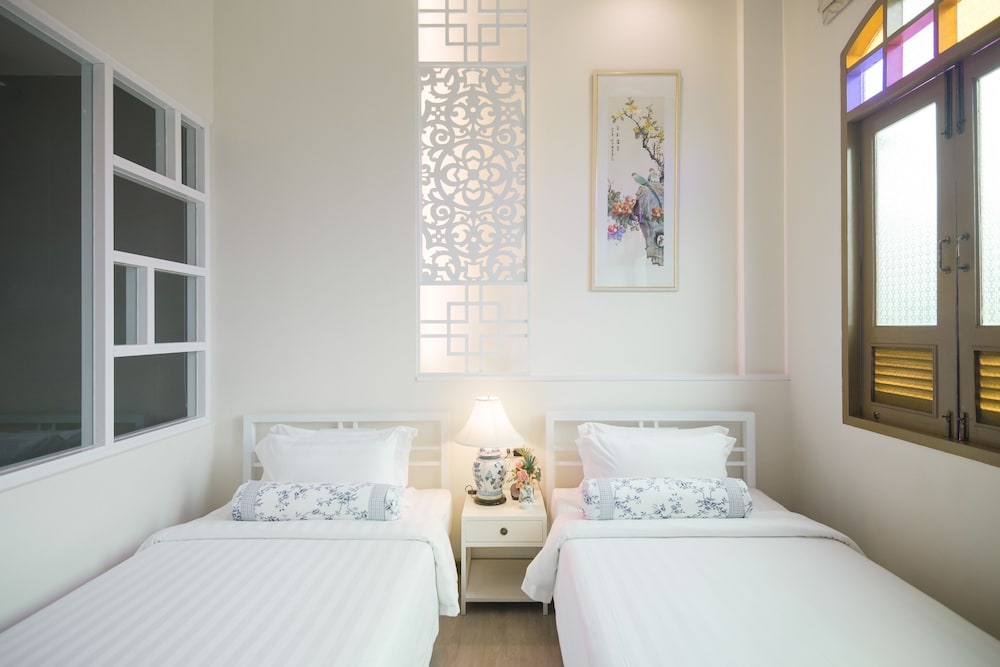 O Nya Phuket Hotel 36/70