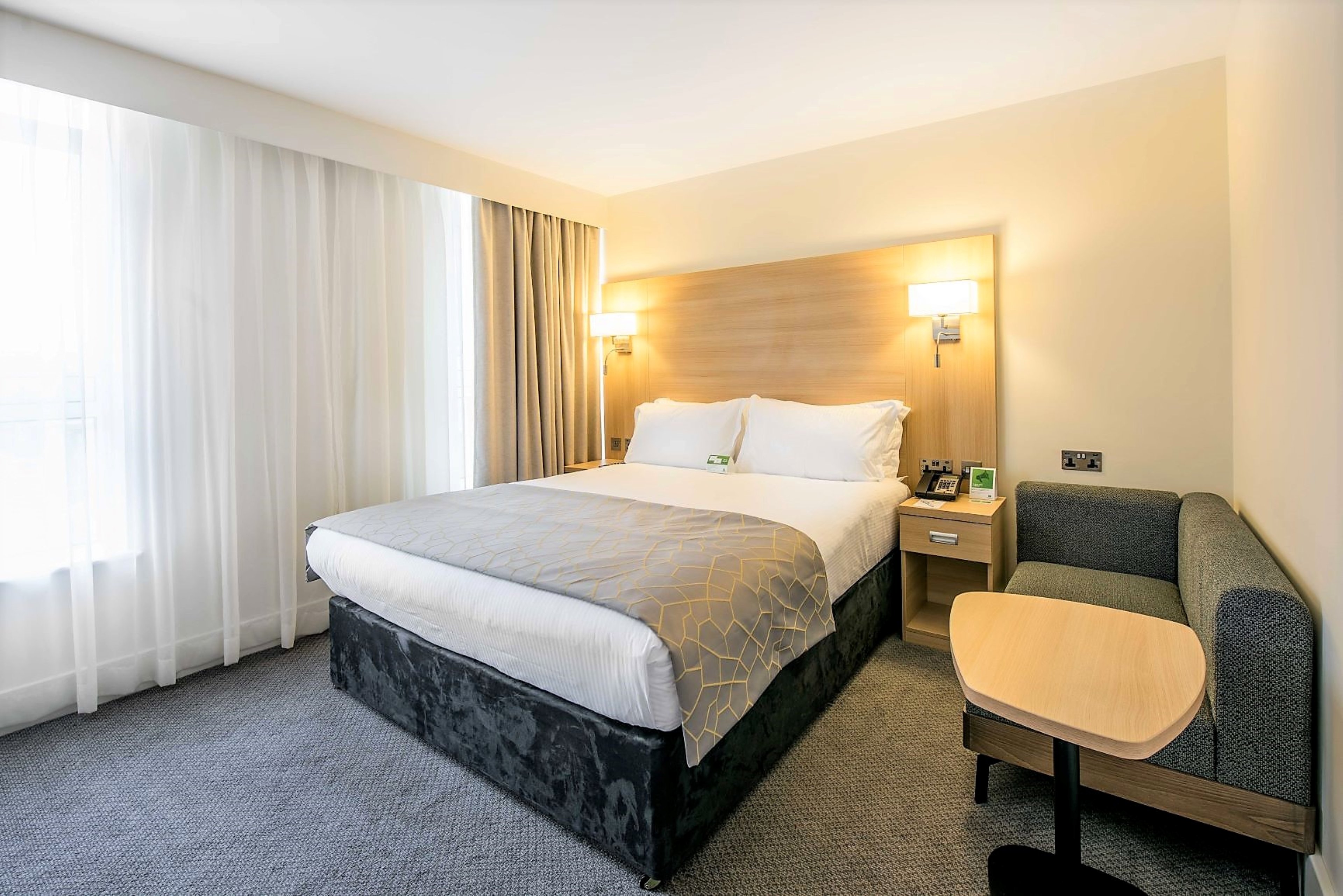 غرفة سوبيريور بسرير كينج، Holiday Inn London - Kensington High St. by IHG 2/4