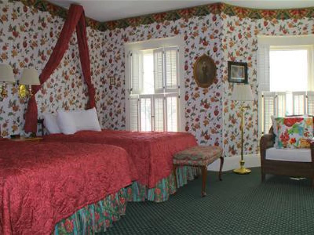 Inn on Mackinac 18/50
