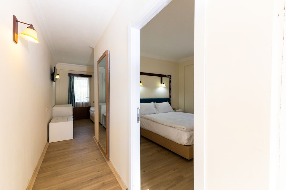 غرفة عائلية بسرير مزدوج وسريرين منفصلين، Bodrum Salinas Hotel 10/10